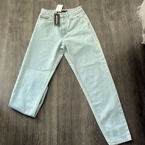 Pretty little thing mom jeans in size 4